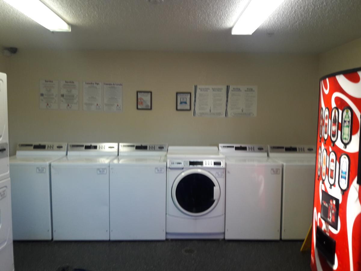 Intown Suites Extended Stay San Antonio Tx - Nacogdoches Road מראה חיצוני תמונה