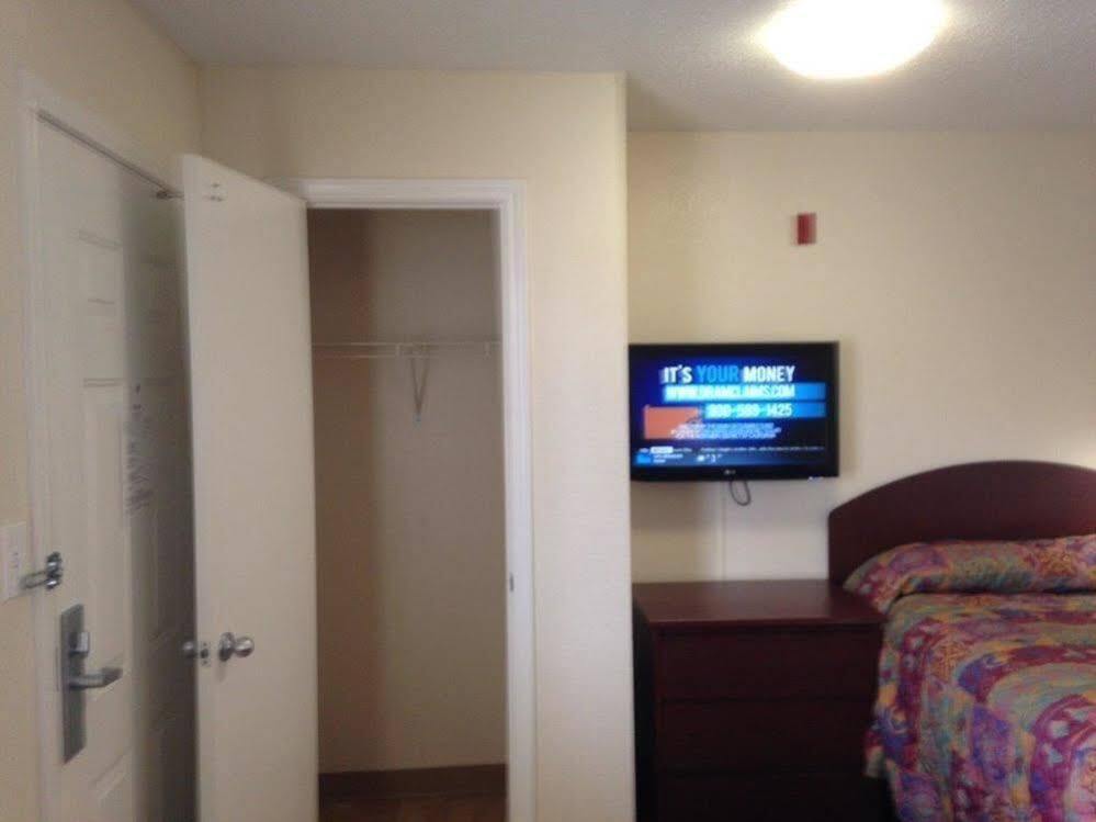Intown Suites Extended Stay San Antonio Tx - Nacogdoches Road מראה חיצוני תמונה